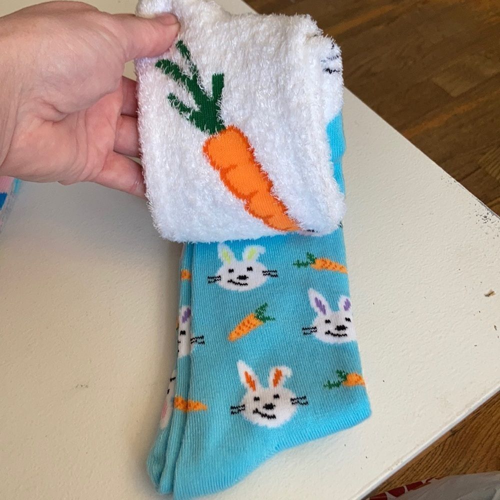 K. Bell Women’s Crew Socks 2 pair - Picture 2 of 4